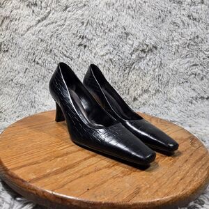 Michelle D Women Sz 9-10/10 Inch Black Leather Heel Peep Toe Croc Embossed Pumps